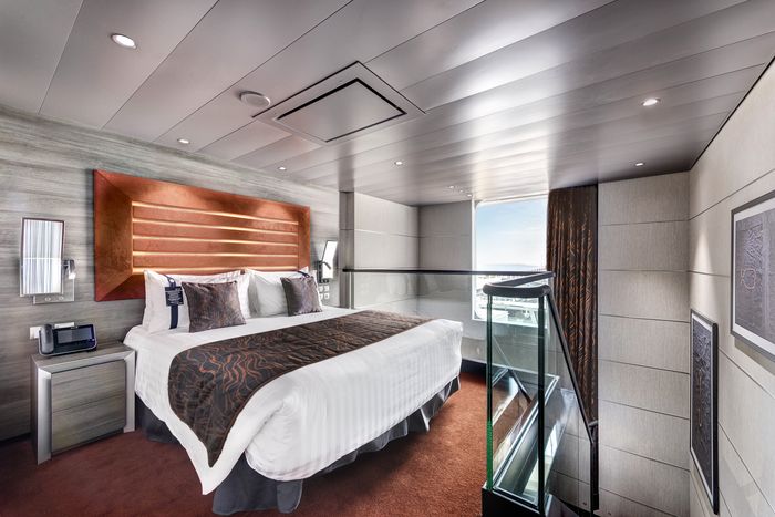 MSC YACHT CLUB DUPLEX SUITE WITH WHIRLPOOL 地中海遊艇會複合式套房